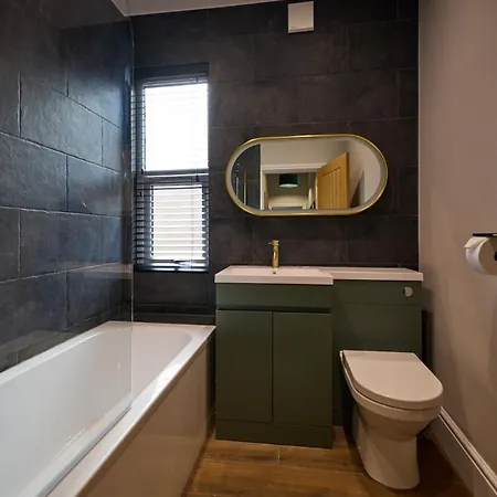 Holiday home Perfect For Groups, Contractors And Corporate Workers *