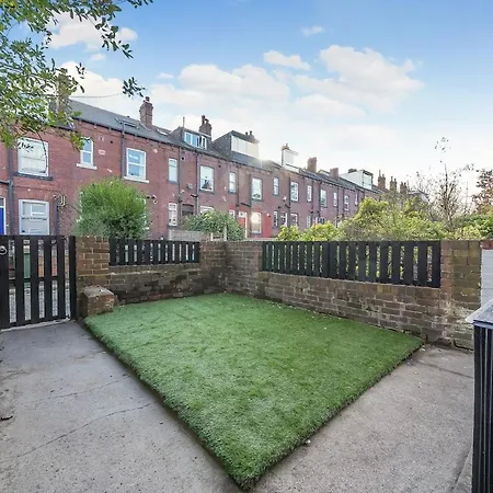 Perfect For Groups, Contractors And Corporate Workers Holiday home *